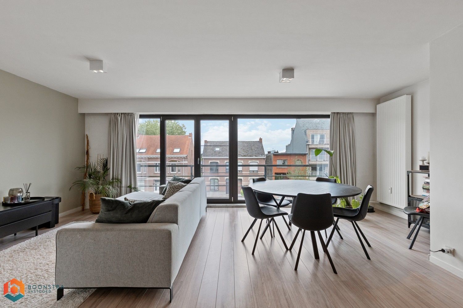 Gerenoveerd appartement met 2 slpkrs in hartje Putte foto 3