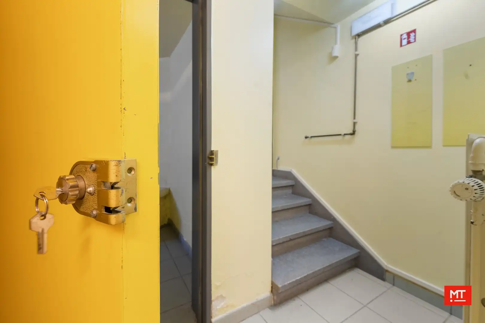 Voormalig politiecommissariaat te koop in Westrozebeke foto 9