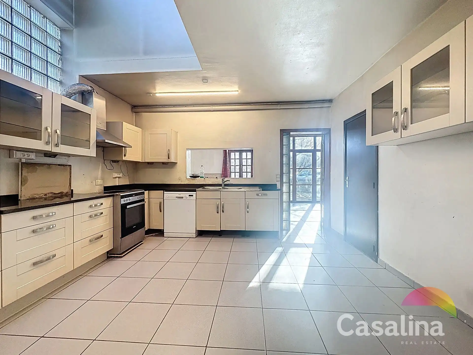 Te renoveren woning met 3 slaapkamers foto 10