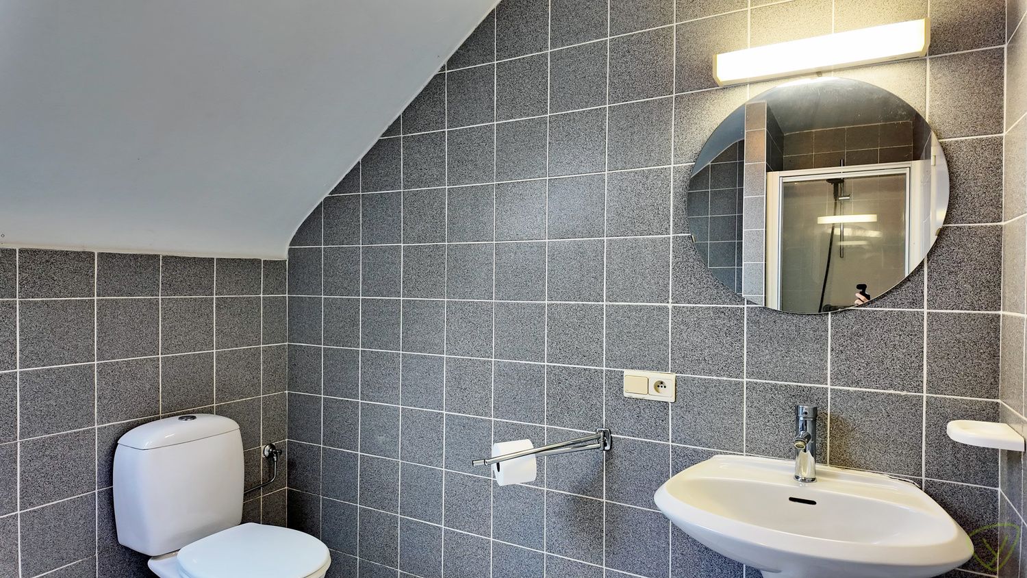 Ruime en lichtrijke duplex op een rustige locatie in Bassevelde! foto 8