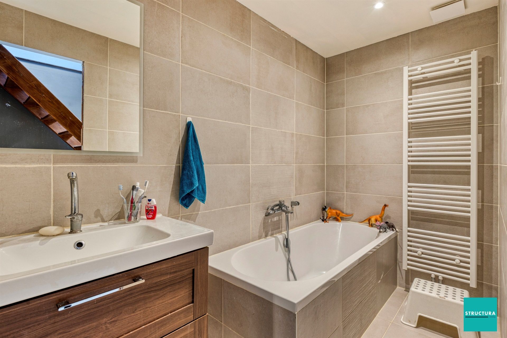 Volledig gerenoveerde woning nabij het centrum foto 13