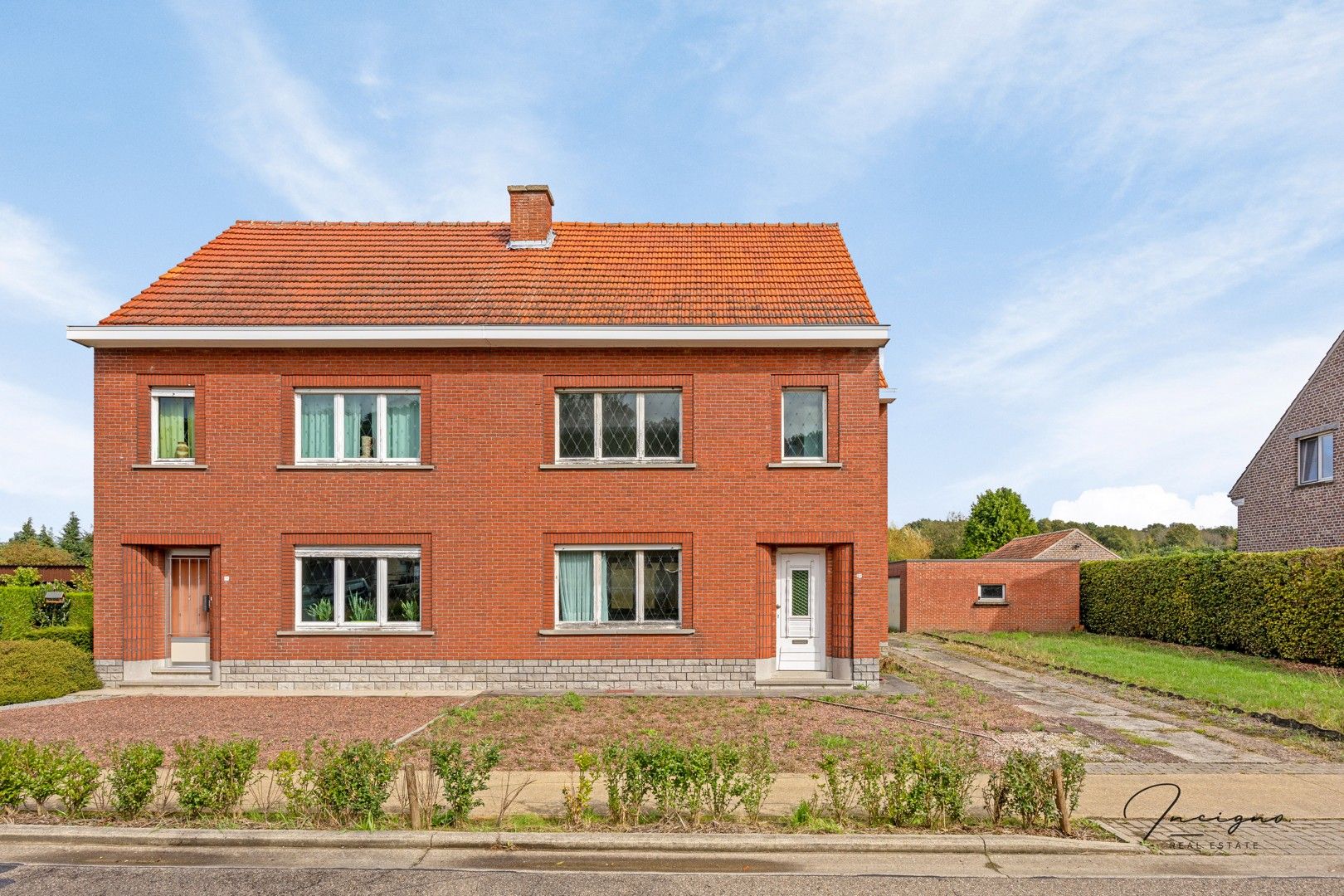 Renovatiewoning met veel potentieel en prachtige tuin foto 2