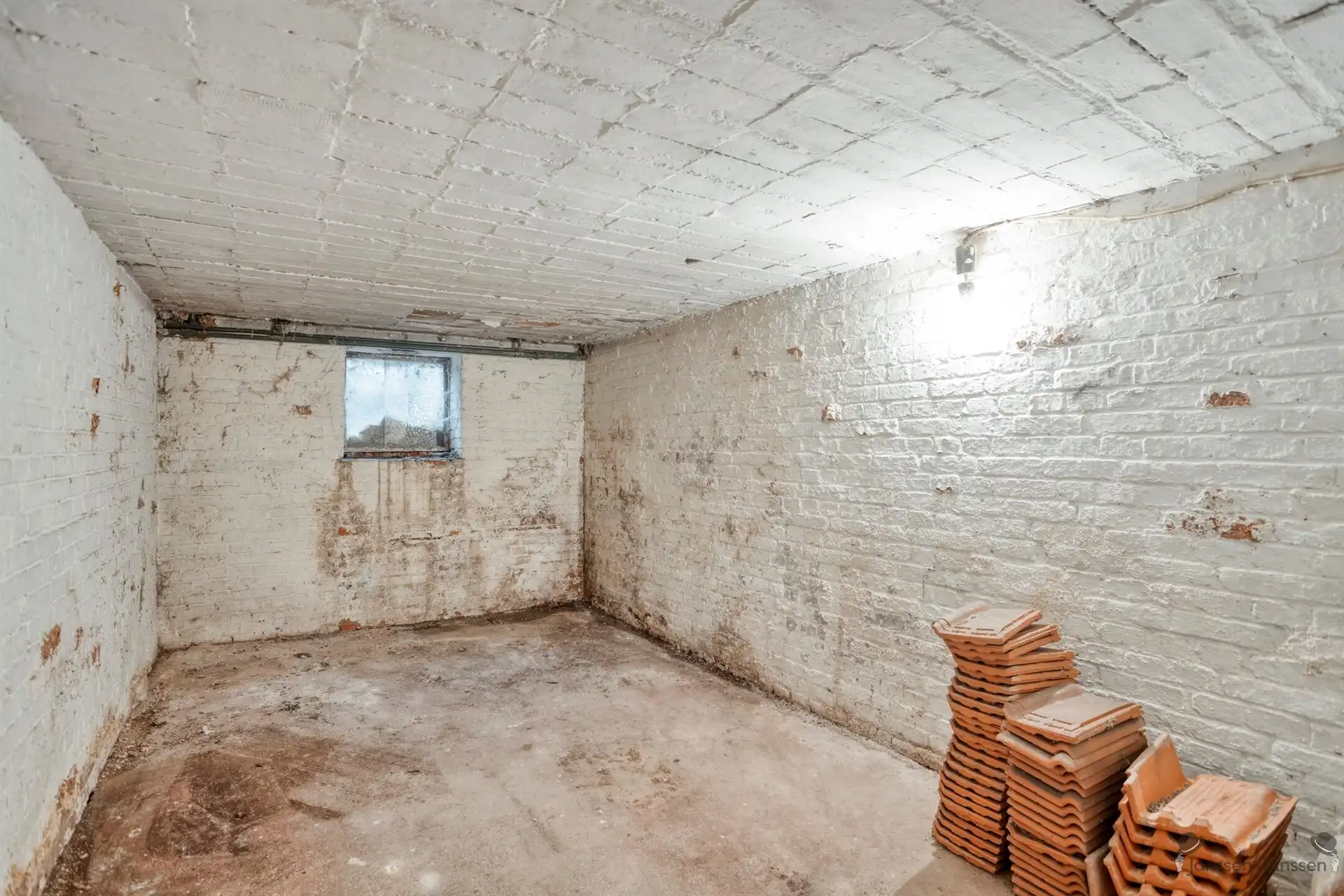 Ruime renovatiewoning met polyvalente bijgebouwen foto 25