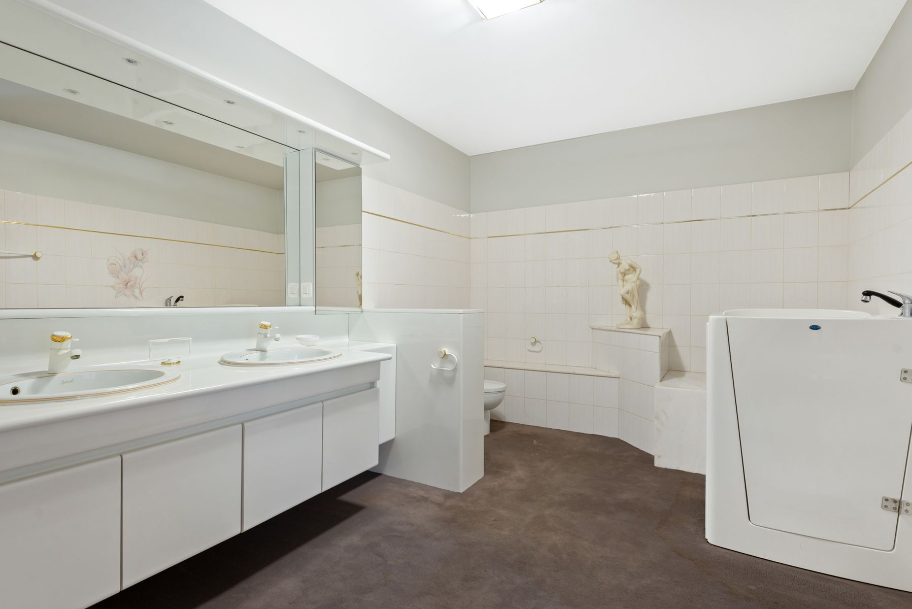 Te renoveren villa met naastgelegen bouwgrond op 6000 m². foto 20