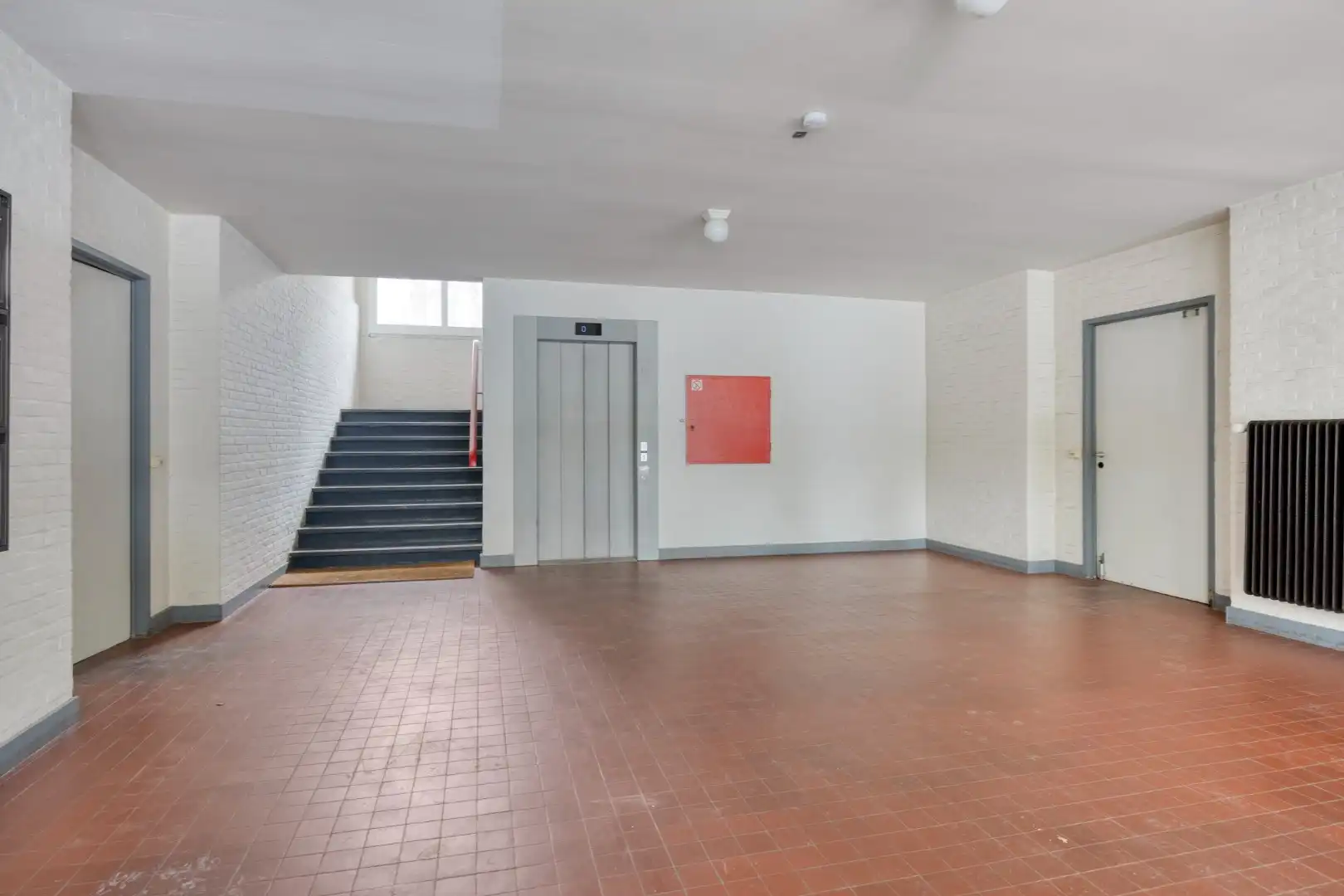 Rustig gelegen gezellige appartement met 2 slpks, terras en dubbele carport !  foto 16