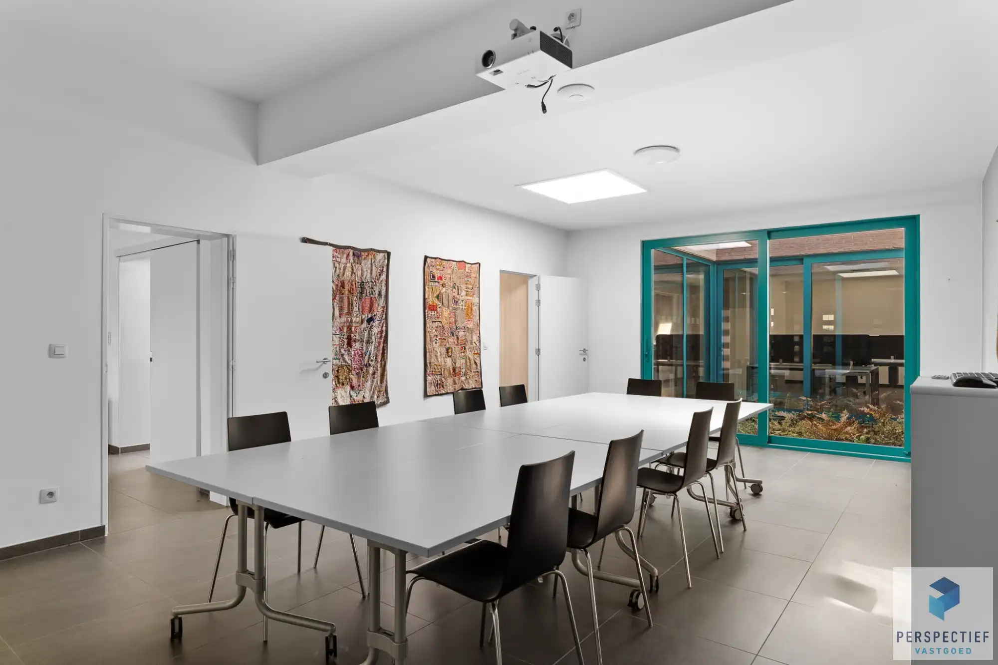 Veelzijdig handelshuis/kantoorgebouw foto 8