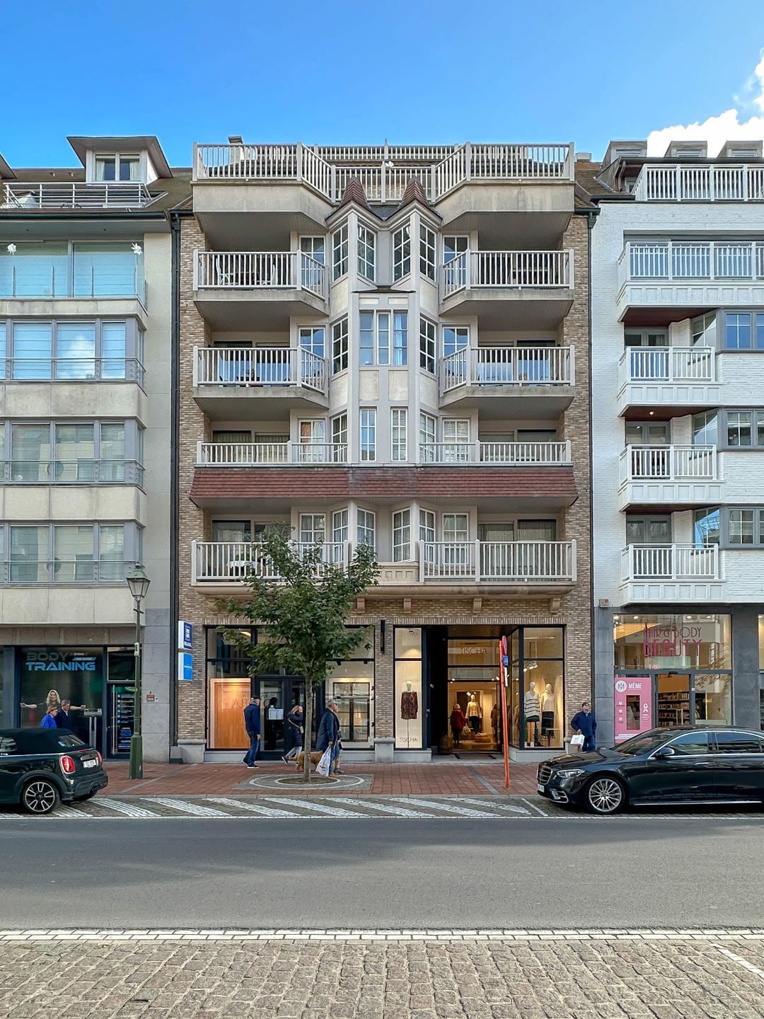 Stijlvol gerenoveerd duplexappartement / centrum van Knokke. foto 28