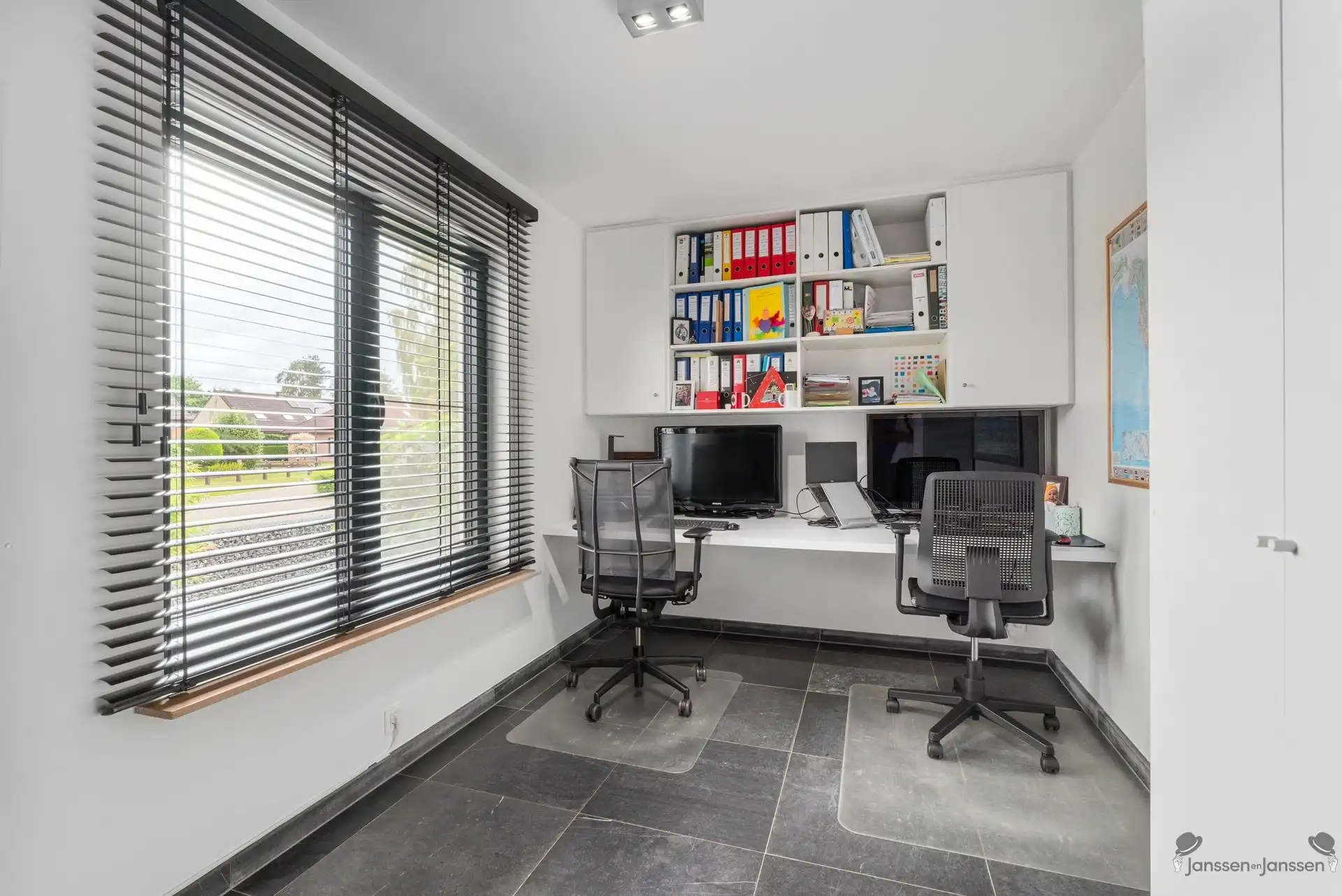 Moderne en lichtrijke woning op 600m² nabij centrum Brecht foto 15