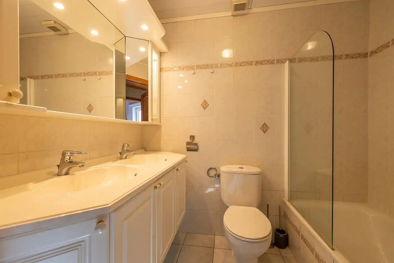 Instapklare stadswoning met inpandige garage foto 16