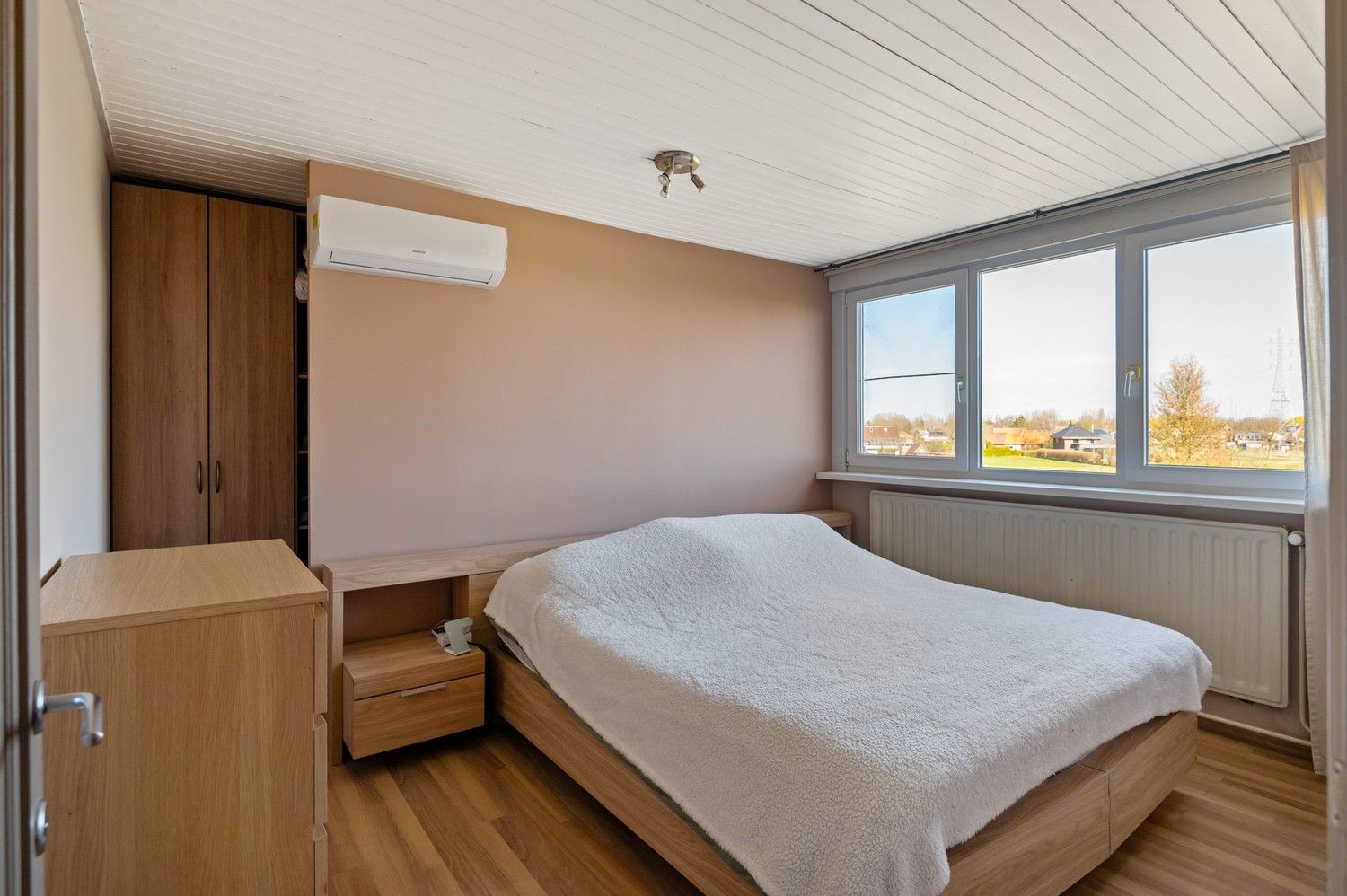 Instapklare woning met 3 slaapkamers en tuin te koop te Boechout foto 6