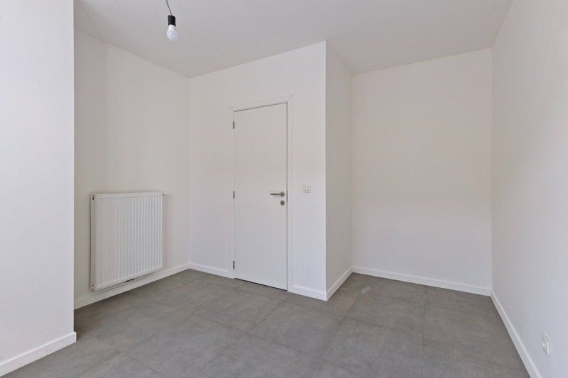 Volledig gerenoveerd, gelijkvloers appartement  met tuin en parkeerplaats TE KOOP in Beveren-Leie! foto 13