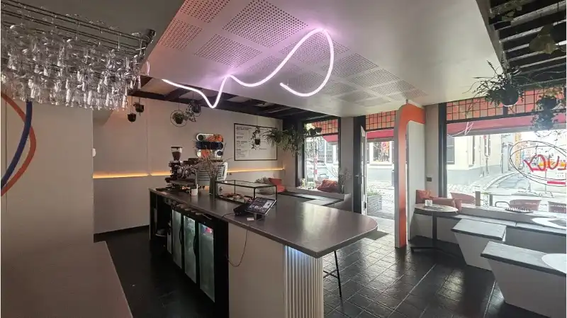 Overname instapklare en trendy Koffie- en Wijnbar met Terras in Brugge foto 4