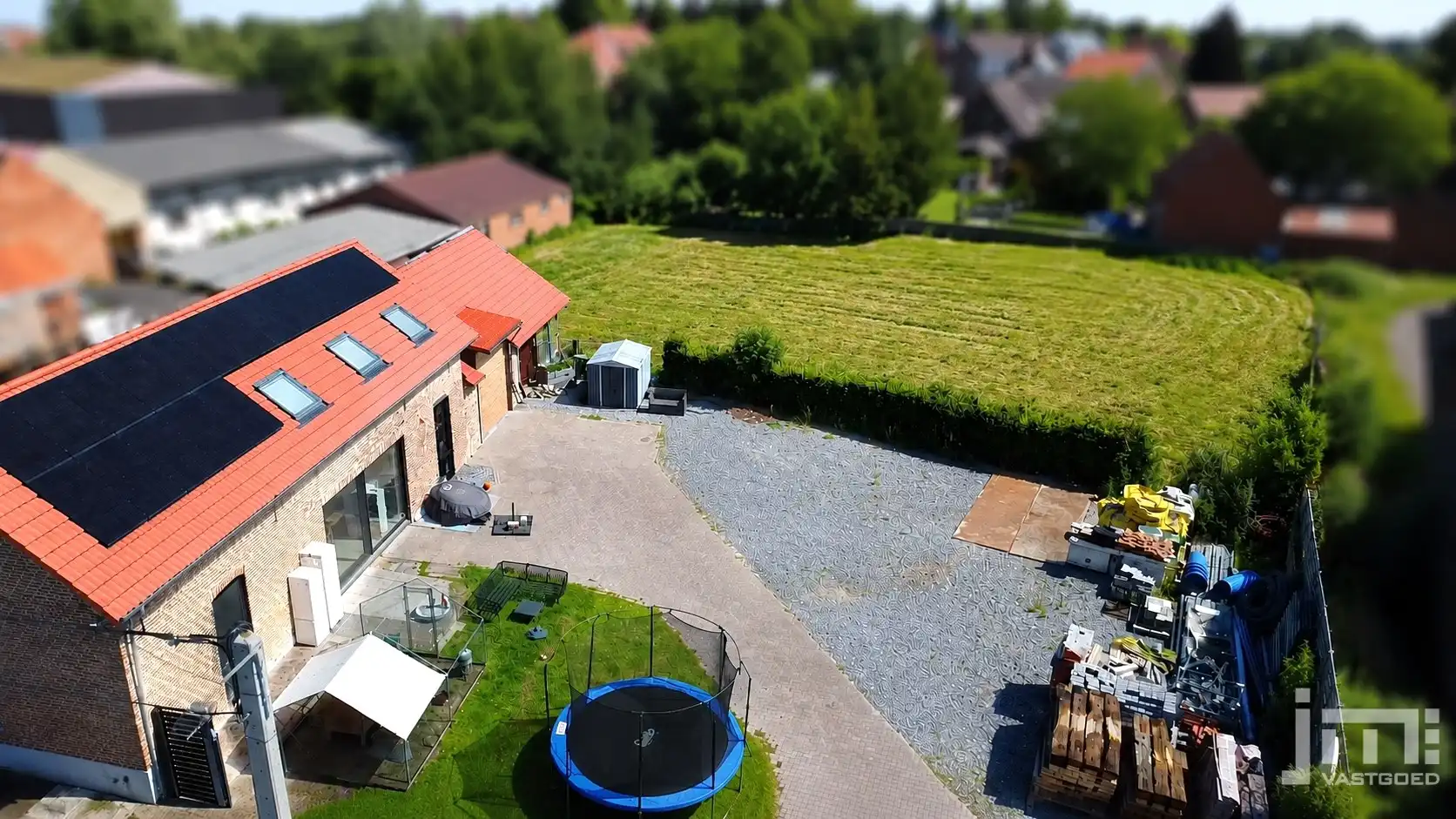 Verrassend ruime gezinswoning op 2.140 m² met 2 garages en tal van mogelijkheden foto 18