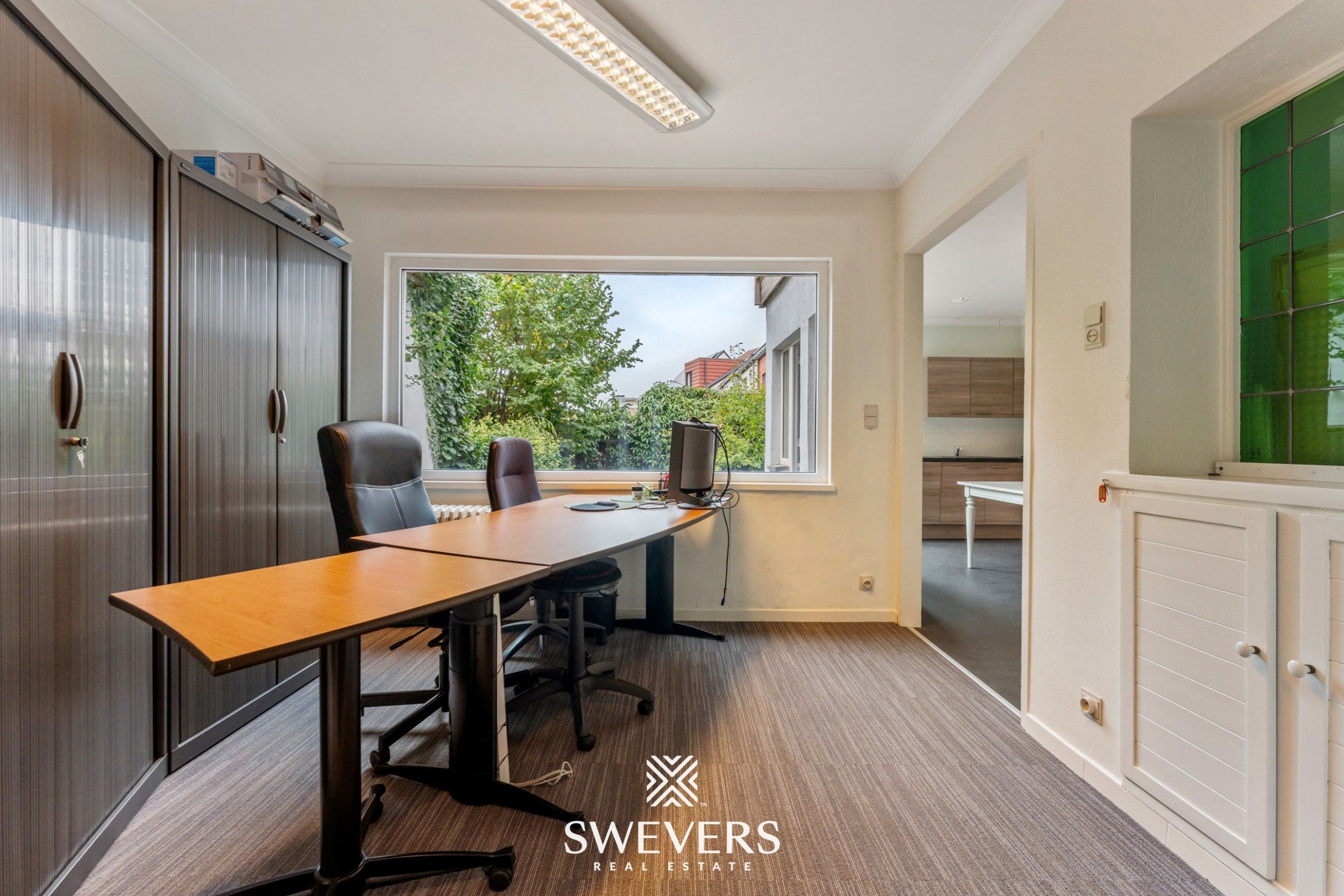 Stijlvol herenhuis met kantoorruimte en 3 slaapkamers in hartje Hasselt foto 9