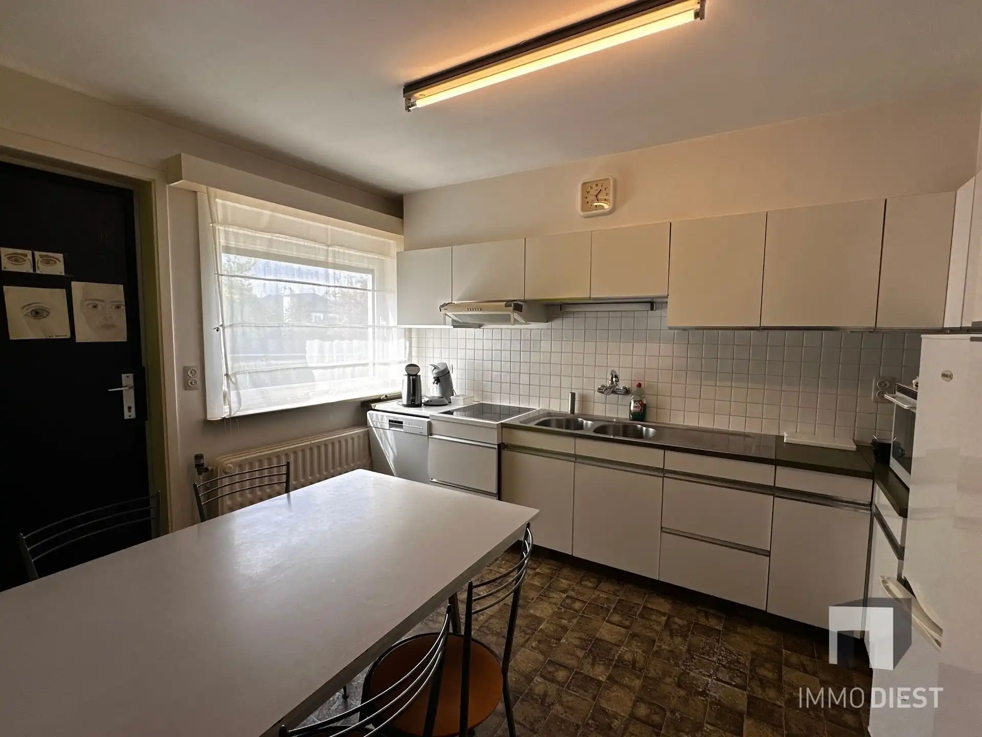 Gezinswoning met 4 slaapkamers en mooie tuin foto 12