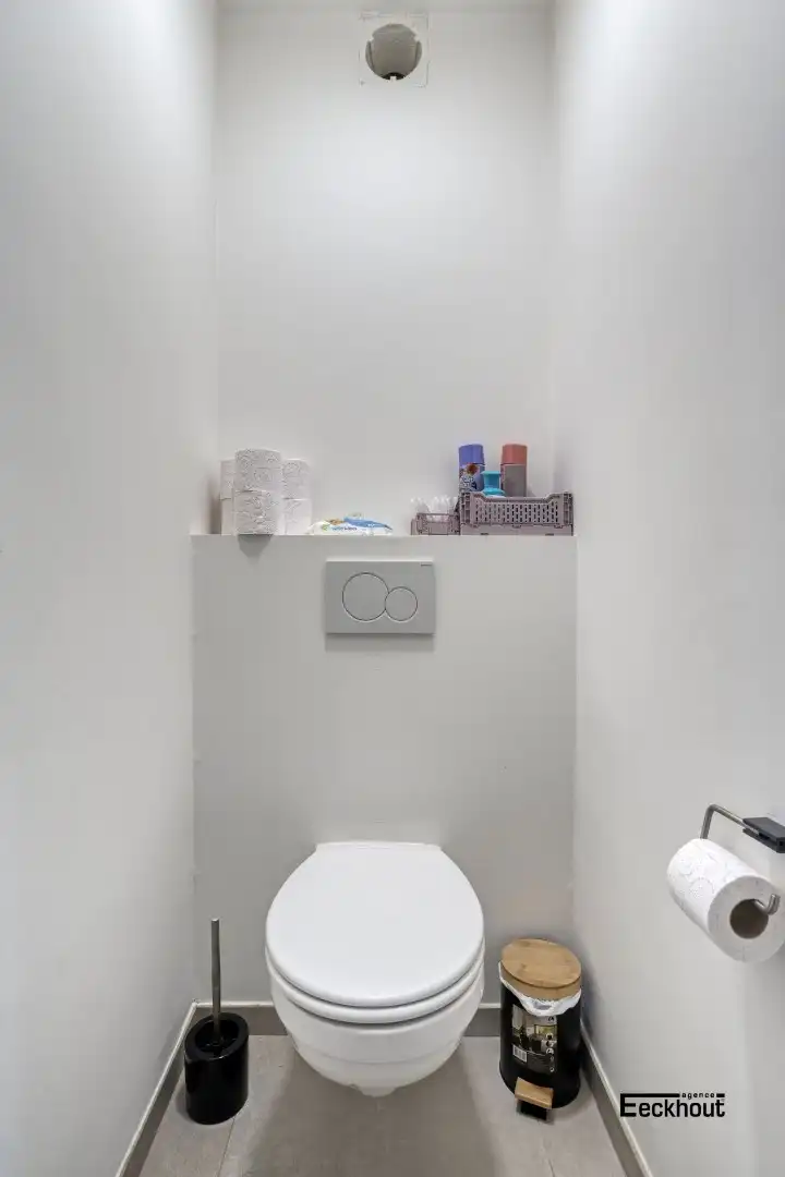 Tot in de puntjes gerenoveerd appartement op rustige locatie in het centrum van Oostende! foto 13