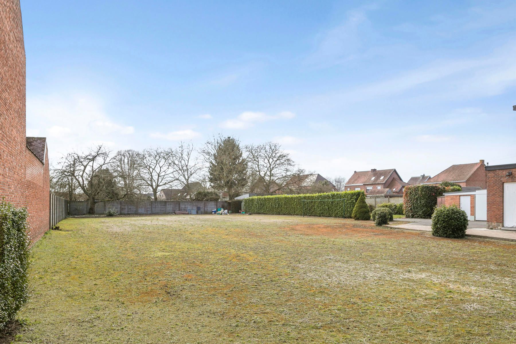 Centraal gelegen bouwgrond met zuidelijke oriëntering foto 3