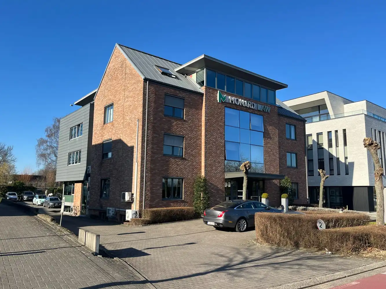 Kantoorgebouw met 54 parkeerplaatsen foto 5