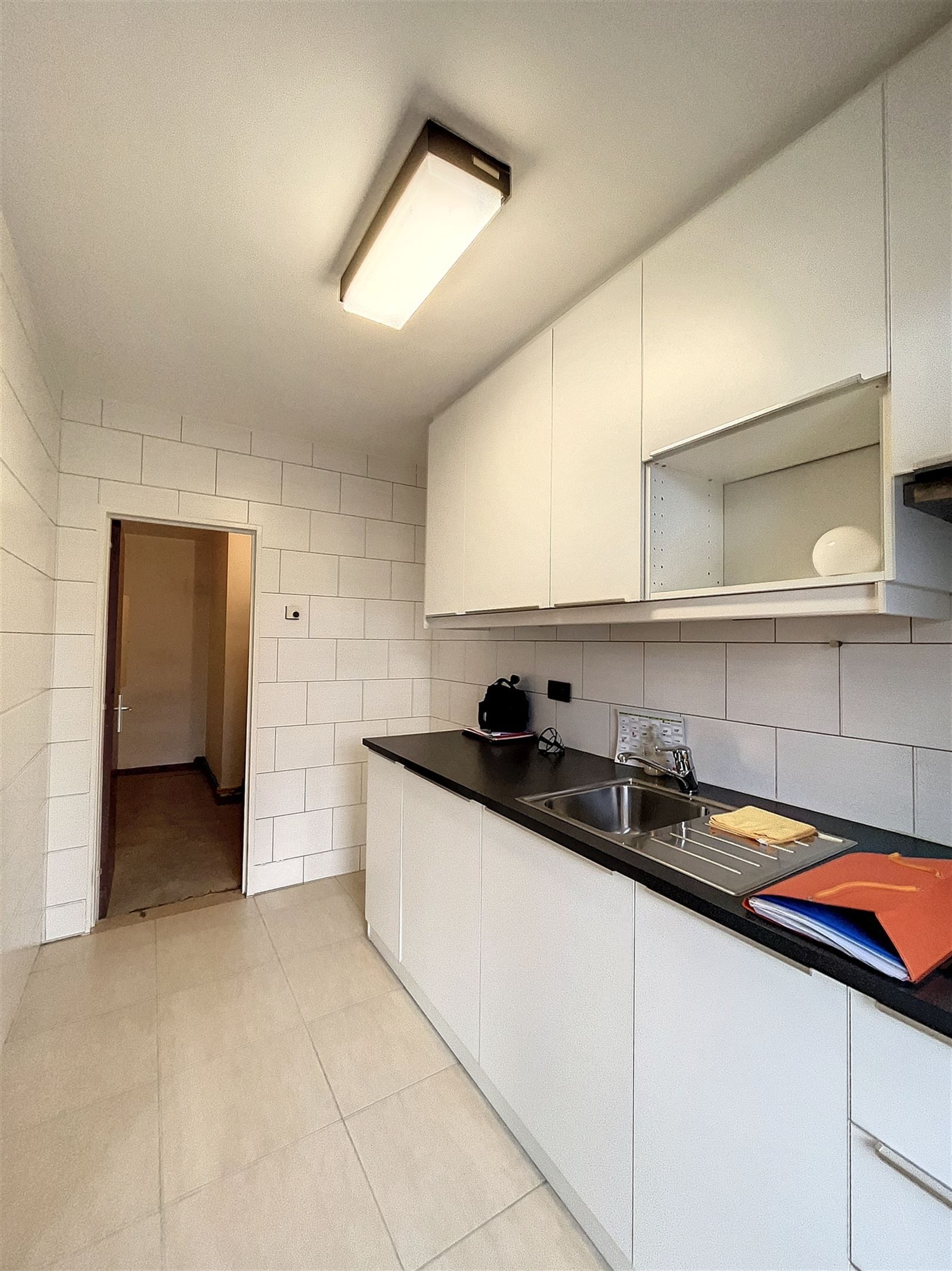 Centraal gelegen, instapklaar twee slaapkamer appartement foto 5