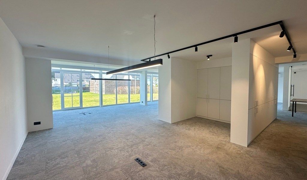 Prachtige kantoorruimte te koop vlakbij station van De Pinte foto 6