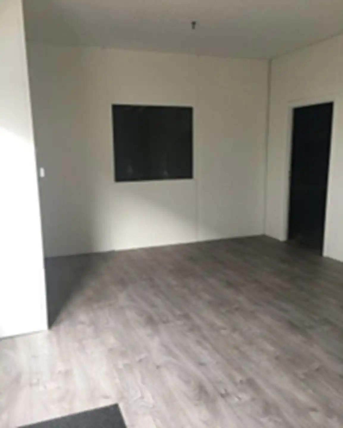 Magazijn met kantoor Unit 7 - 600m² te huur foto 3