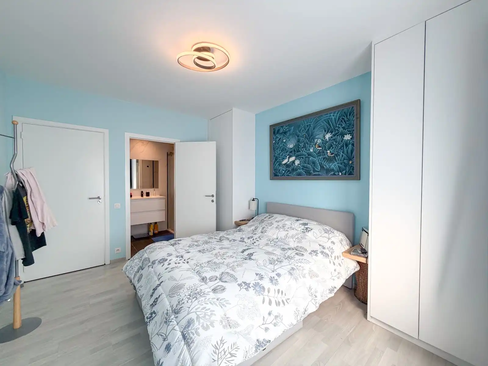 Volledig instapklaar en ruim appartement met 2 slpk en 2 badk foto 15