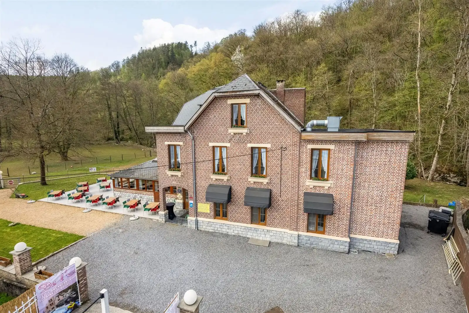 Ruime opbrengsteigendom te koop in Durbuy foto 3