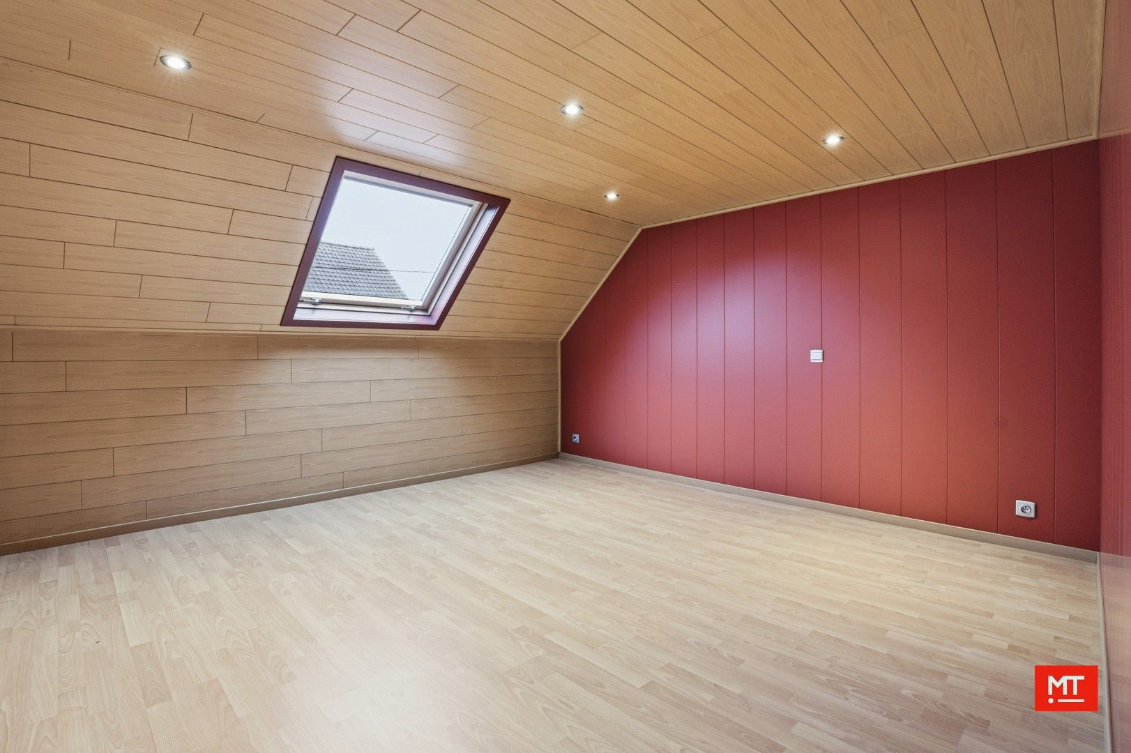 Instapklare woning met 3 à 4 slaapkamers, ZW-gerichte tuin en garage te koop in Moorslede foto 18