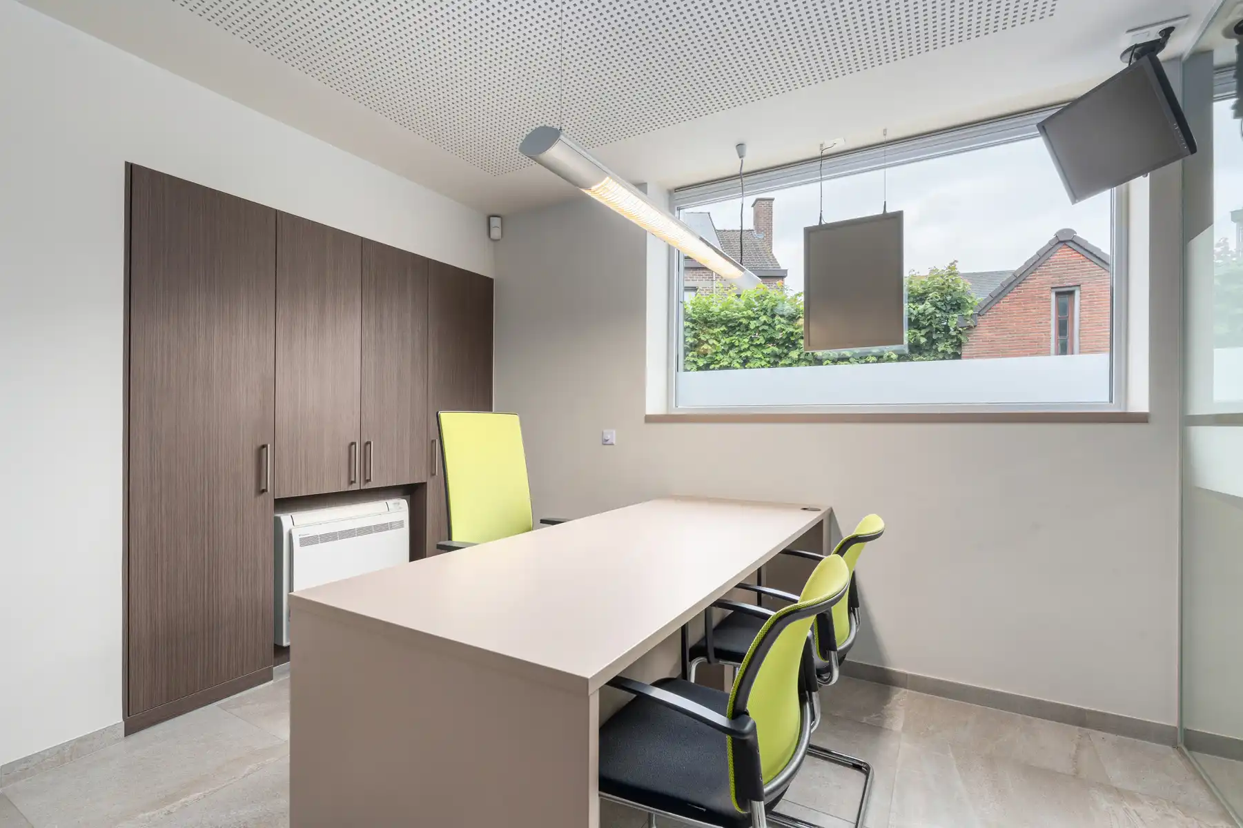 Polyvalente kantoorruimte en 2 appartementen foto 3