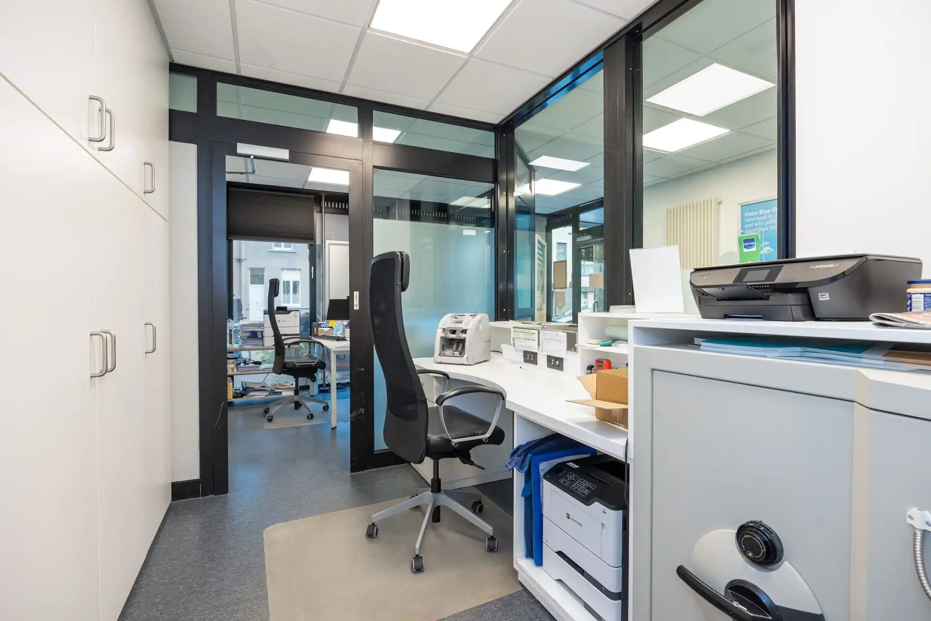 Handelshuis met duplexappartement te koop in hartje Wilrijk foto 5