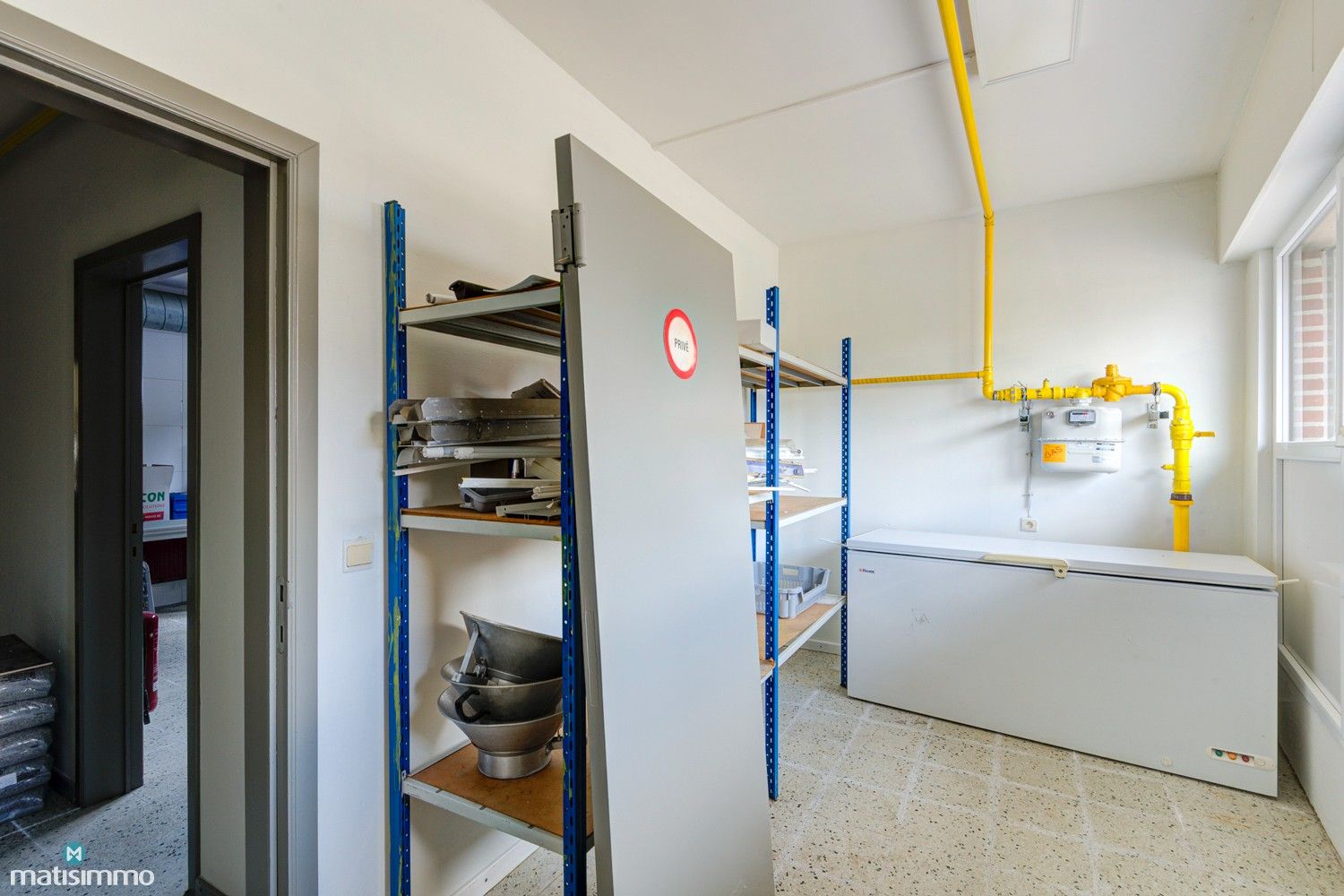 HANDELSGELIJKVLOERS MET DUPLEXAPPARTEMENT VOORZIEN VAN PARKEERGELEGENHEID NABIJ CENTRUM TONGEREN foto 14