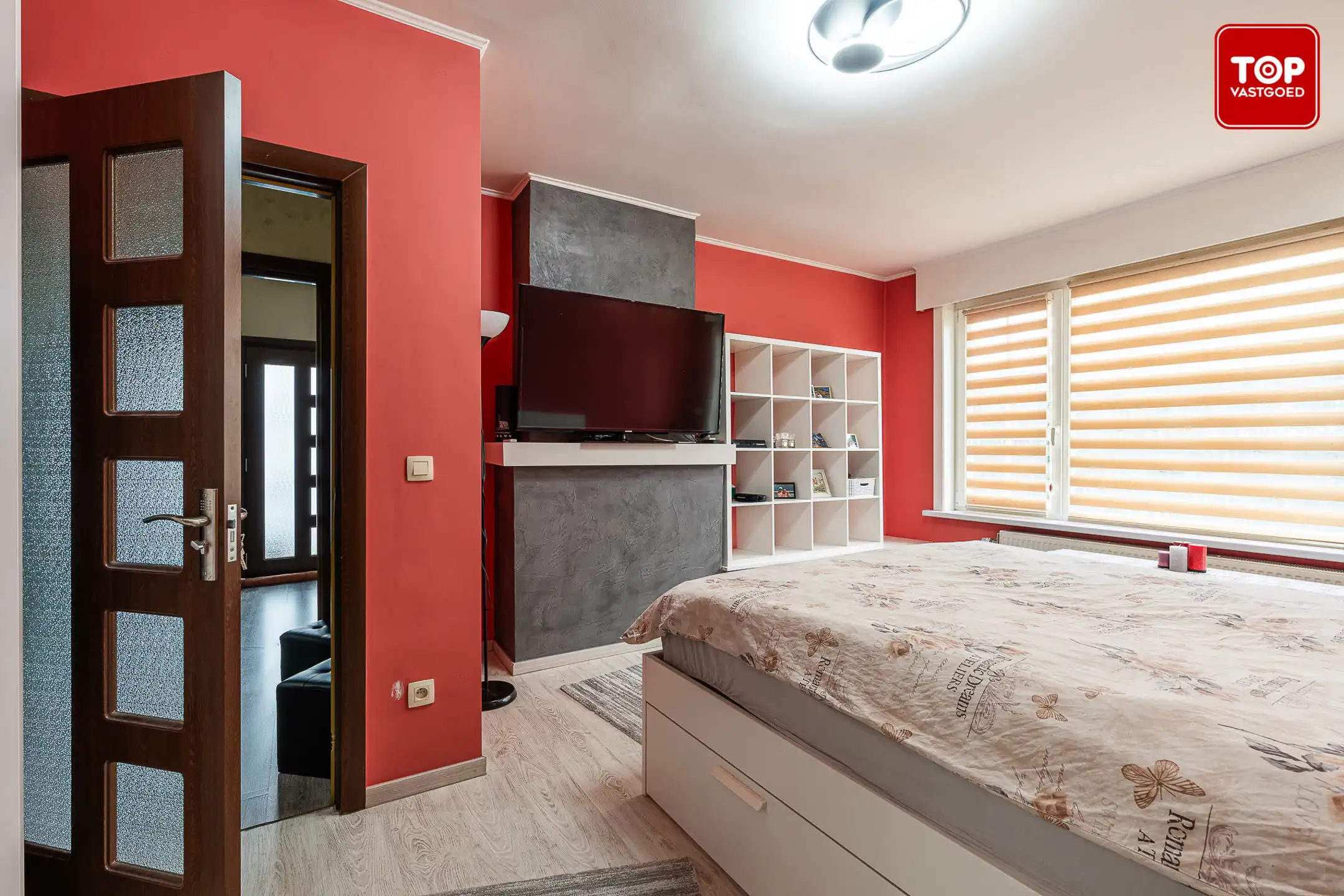 Gelijkvloers 2-slaapkamer appartemen met garage.  foto 19