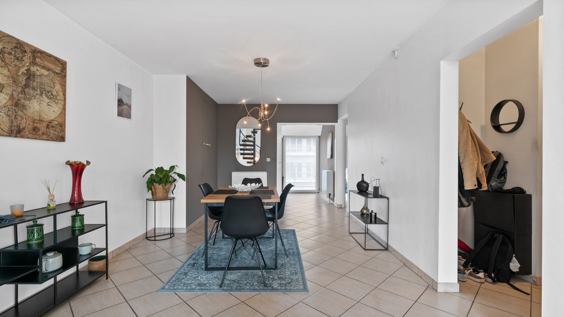 Instapklaar appartement met 2 slpkrs in Genk centrum foto 5