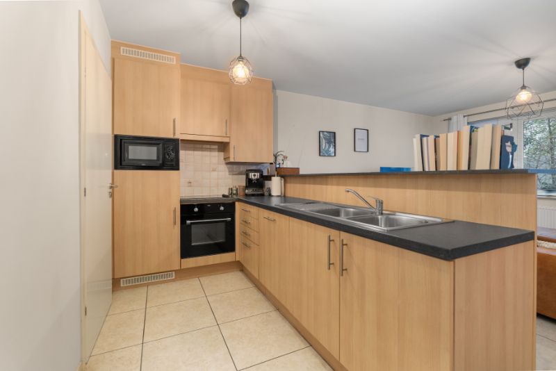 Instapklaar gelijkvloers 1 slaapkamer appartement! foto 6