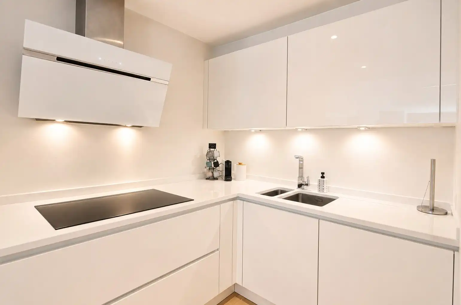Instapklaar appartement met twee volwaardige slaapkamers op centrale ligging. foto 5