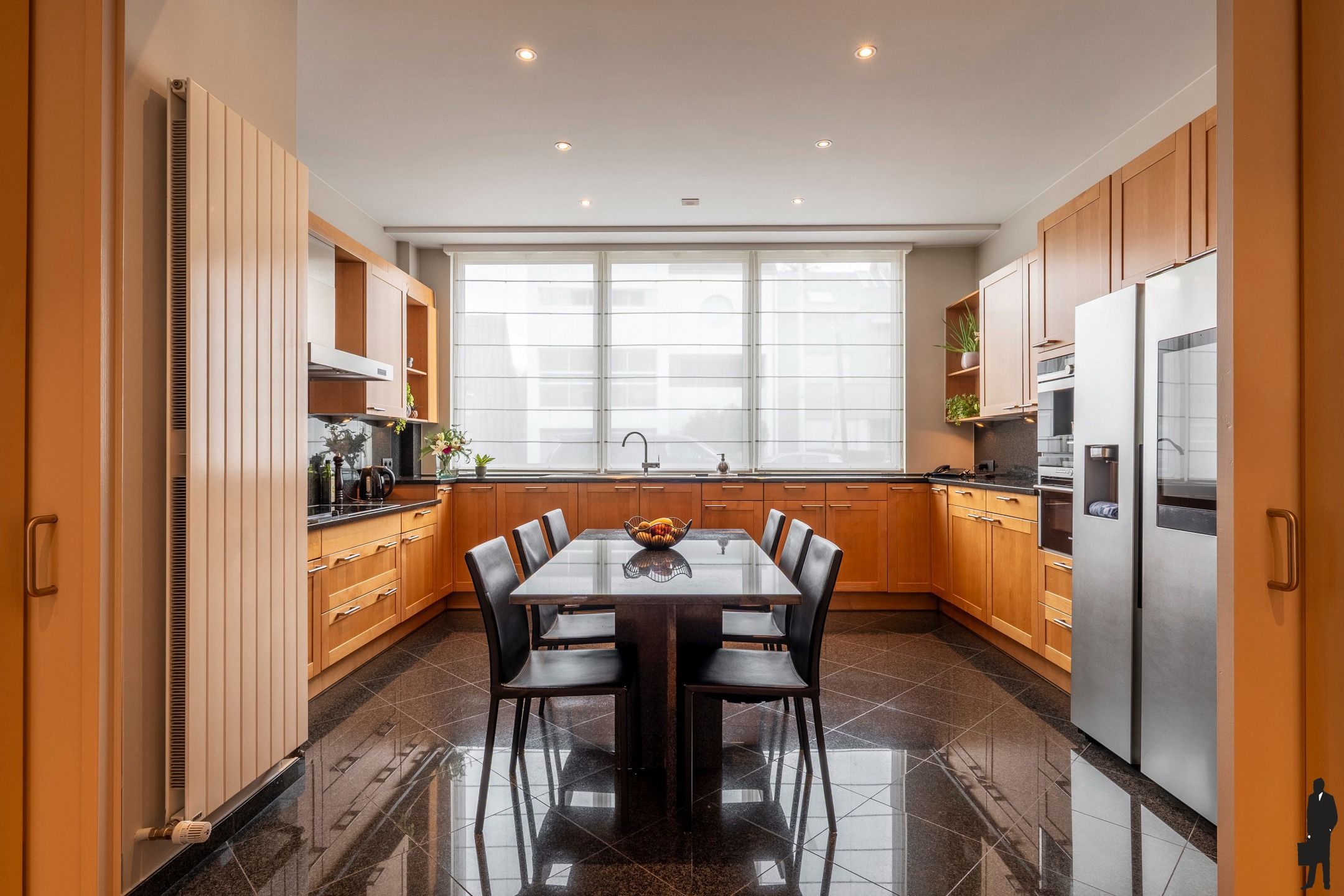 Stijlvol gelijkvloers appartement met binnenterras, tuin en binnenzwembad met wellness. foto 13