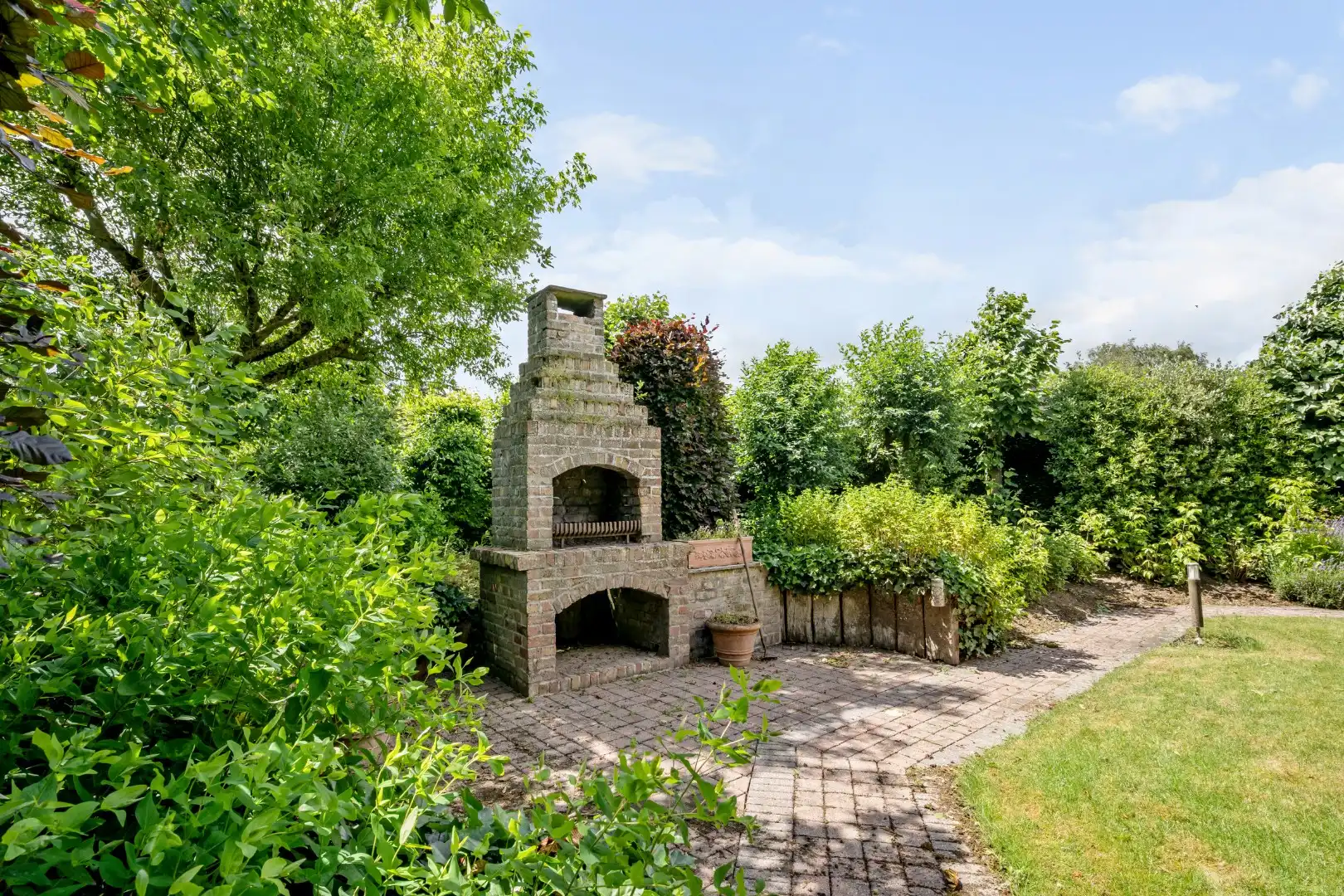 Villa met 5 slaapkamers, dubbele garage, carport en verzorgde tuin in Westrozebeke foto 5