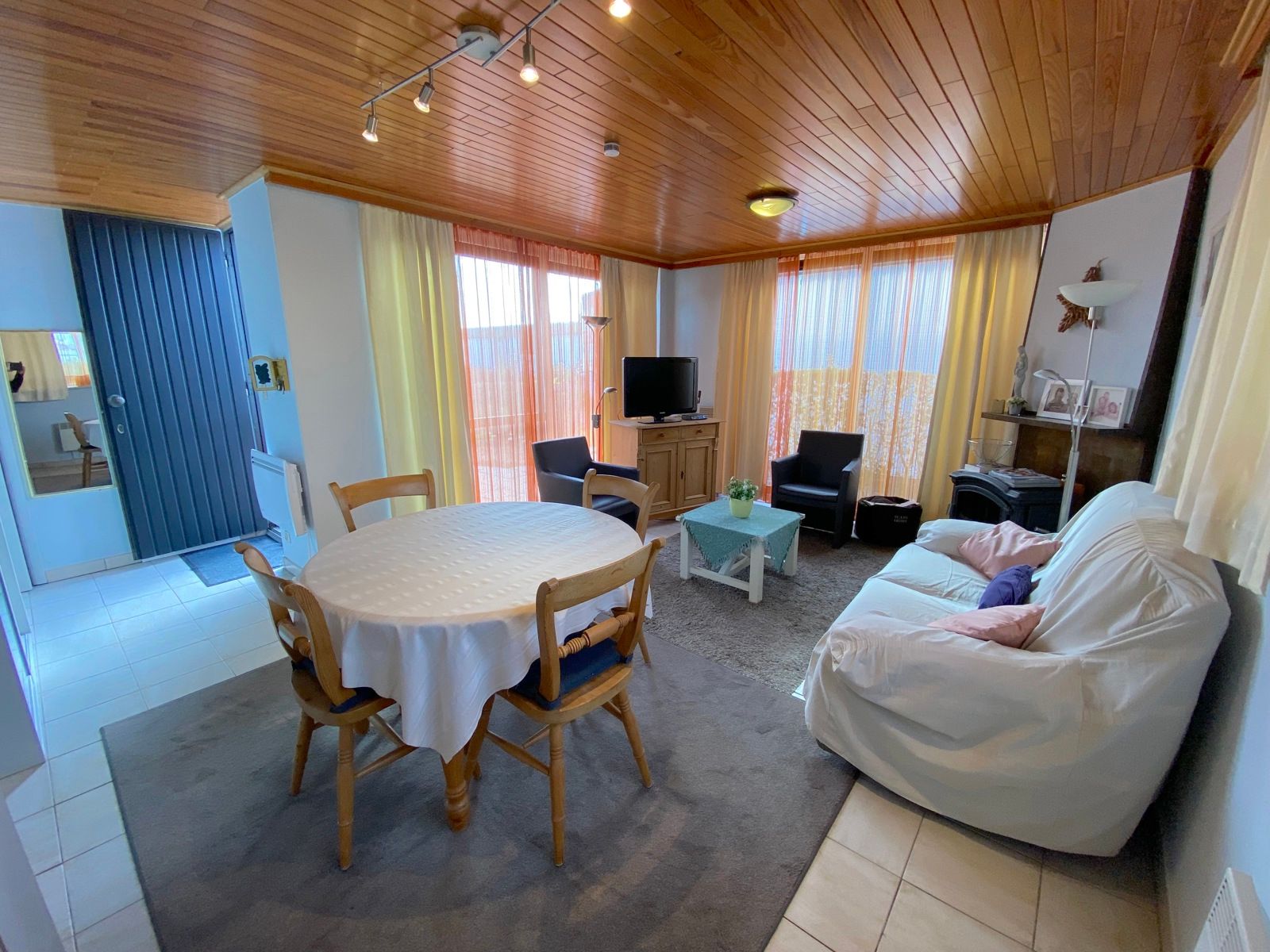 Vakantiewoning  mét staanplaats op 300 meter van de zee! foto 8