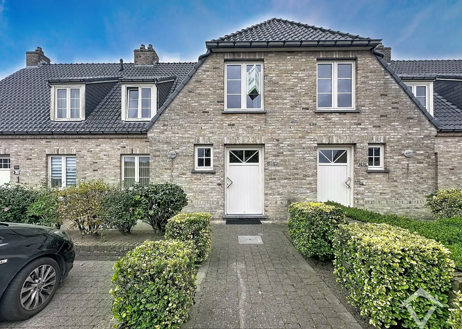Instapklare energiezuinige woning met 3 slaapkamers, tuin en garage te Eernegem foto {{pictureIndex}}