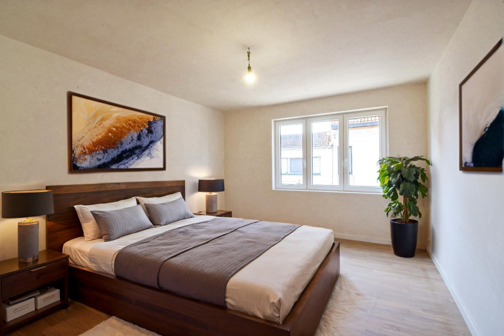 Instapklare gerenoveerde rijwoning in het centrum van Gistel foto 11