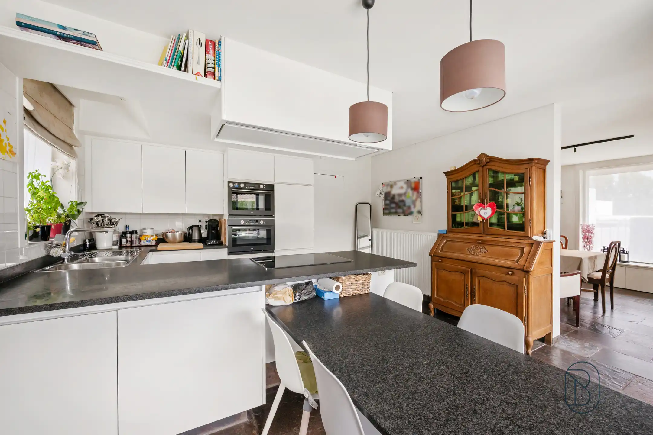 Rustig gelegen villa met 3 SLK, garage en zuidgerichte tuin foto 11