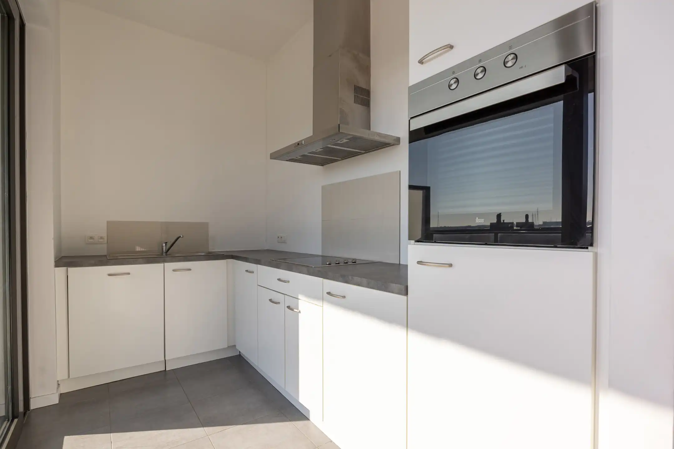 Appartement met 2 slaapkamers + autostaanplaats + ruim terras met een fantastisch panorama foto 7