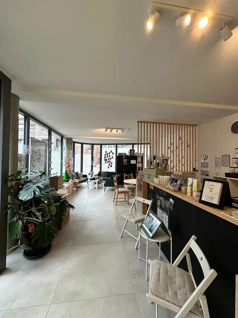 Handelspand met staanplaats. foto 2