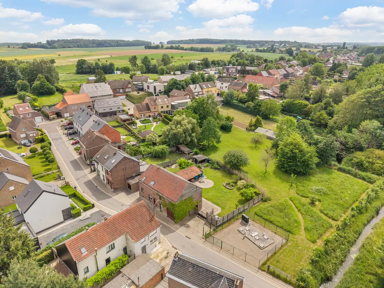 Charmante woning met zonnige tuin, grote garage en eindeloze mogelijkheden foto 6