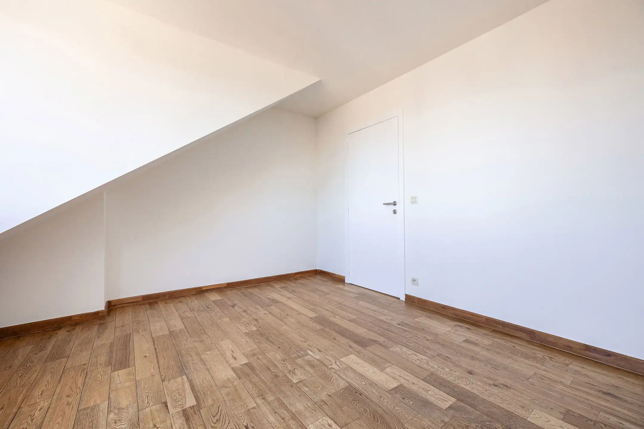 Gerenoveerd appartement met 2 slpkamers van ± 92m² foto 13