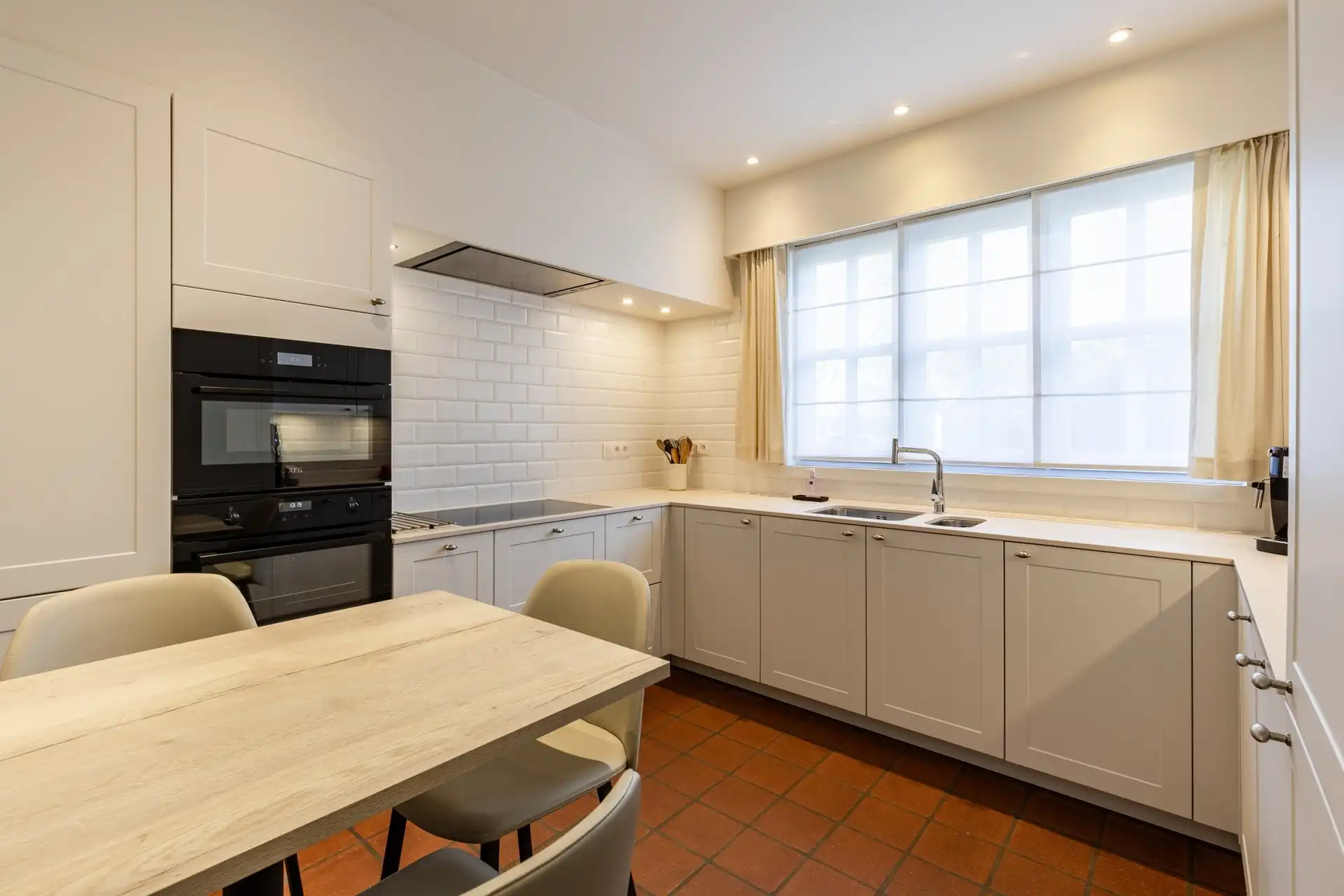 Instapklare woning met ruime veranda en zuidgerichte tuin! foto 8