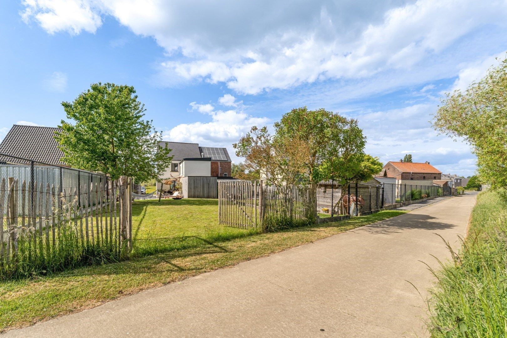 Knap en zeer grondig gerenoveerde halfvrijstaande woning met 4 slaapkamers en tuin in het mooie landelijke Jesseren foto 27