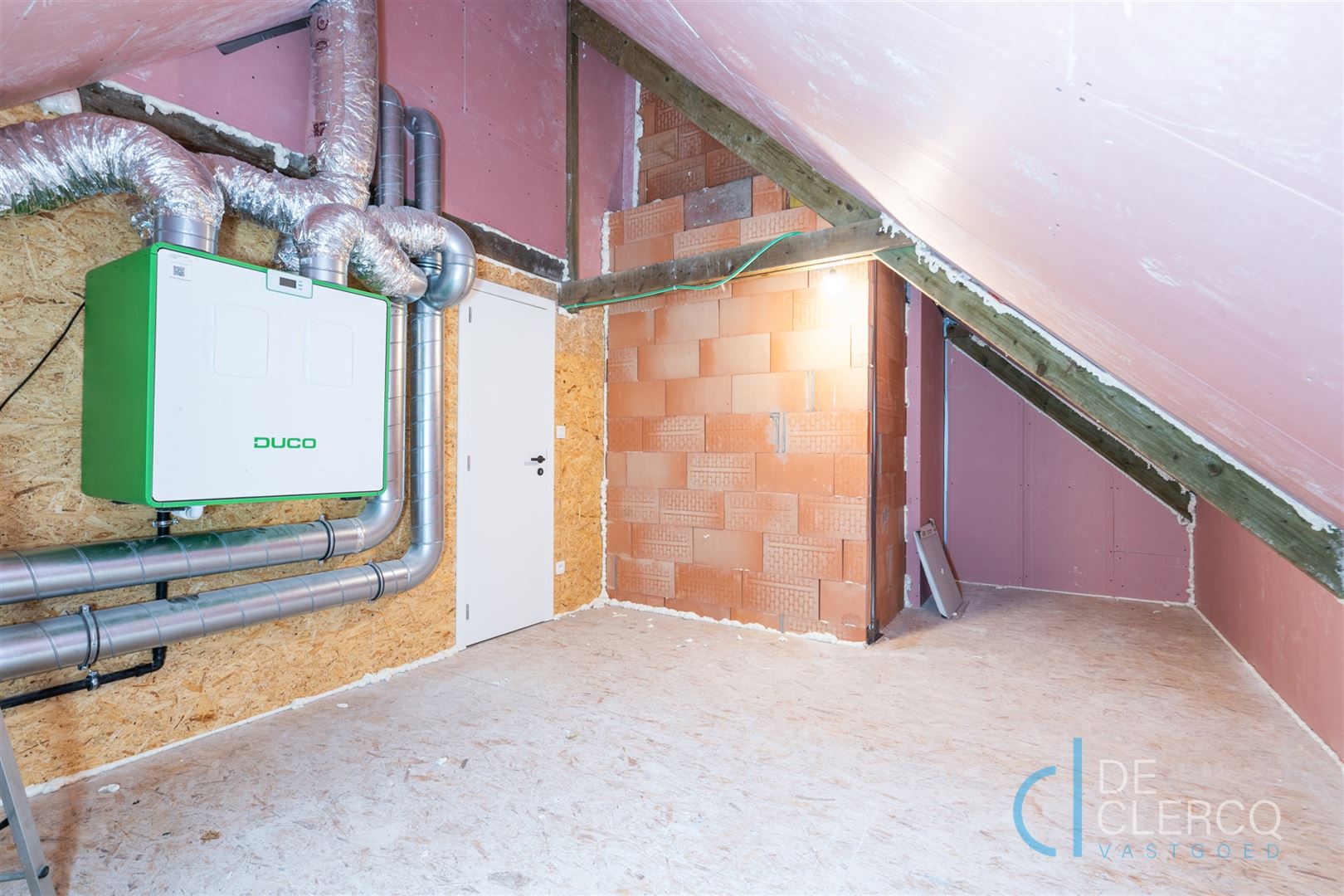Piekfijn gerenoveerd appartement te koop, centrum Lochristi! foto 17