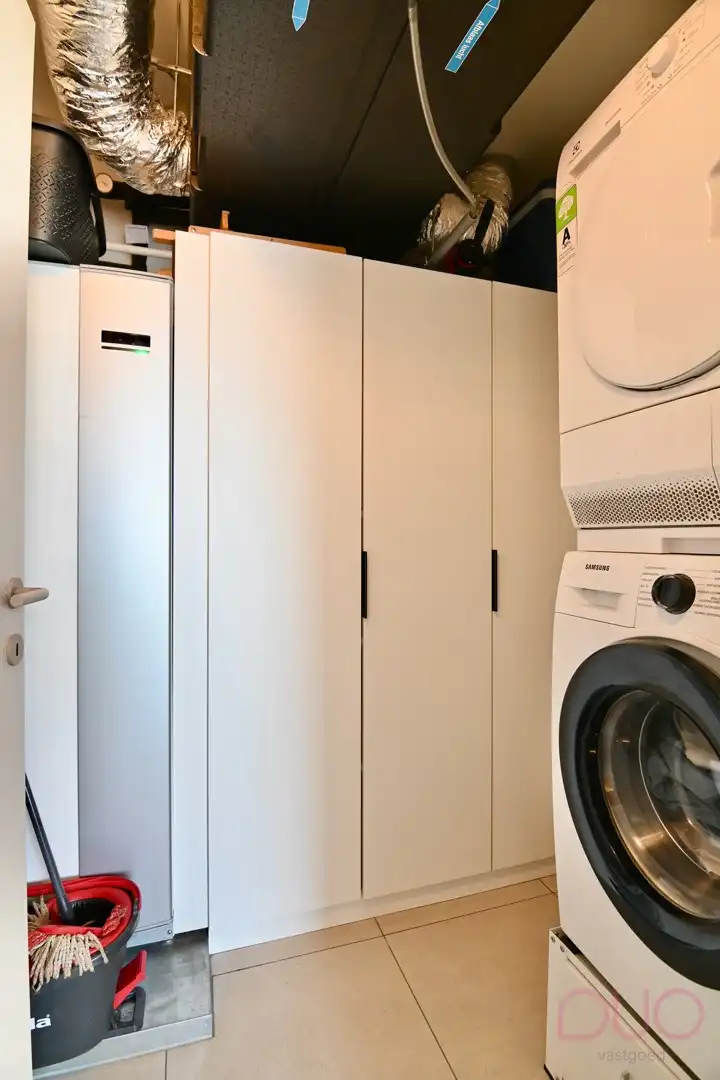 Wonen aan het water, midden in het bruisende hart van Hasselt – perfect bereikbaar en volledig instapklaar! foto 21