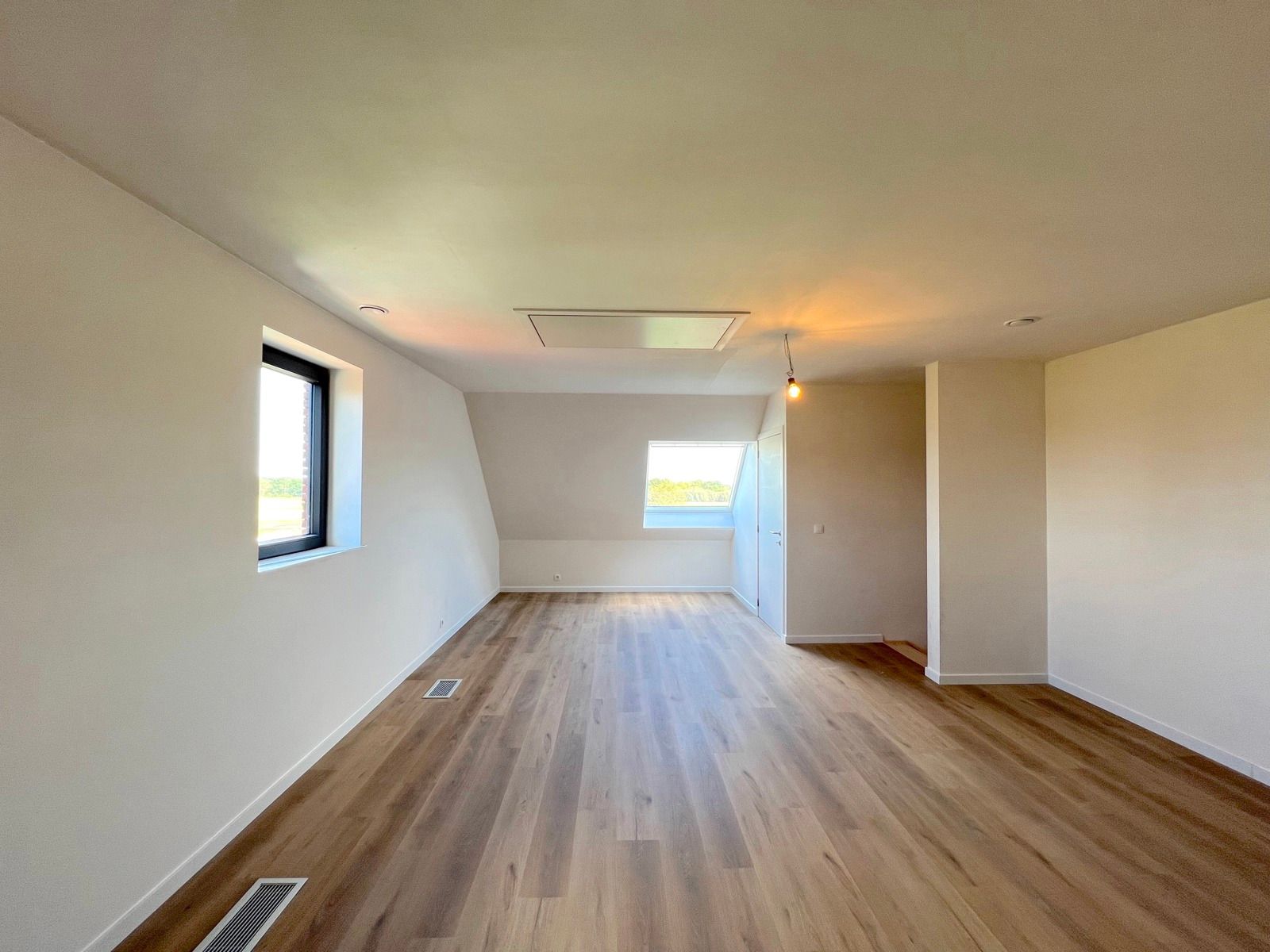 Prachtige woning met 4 slaapkamers foto 27